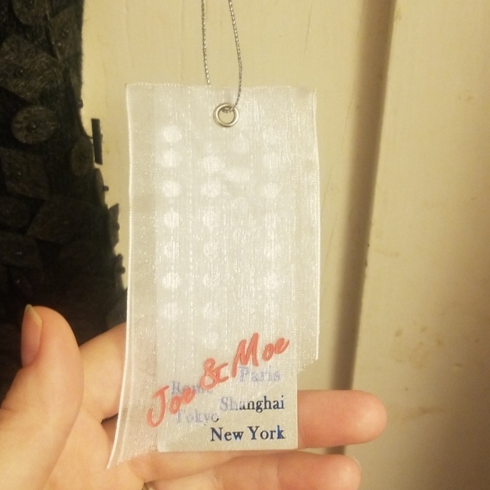 Nwt large dark grey short sleeve vneck sweater - Picture 2 of 6